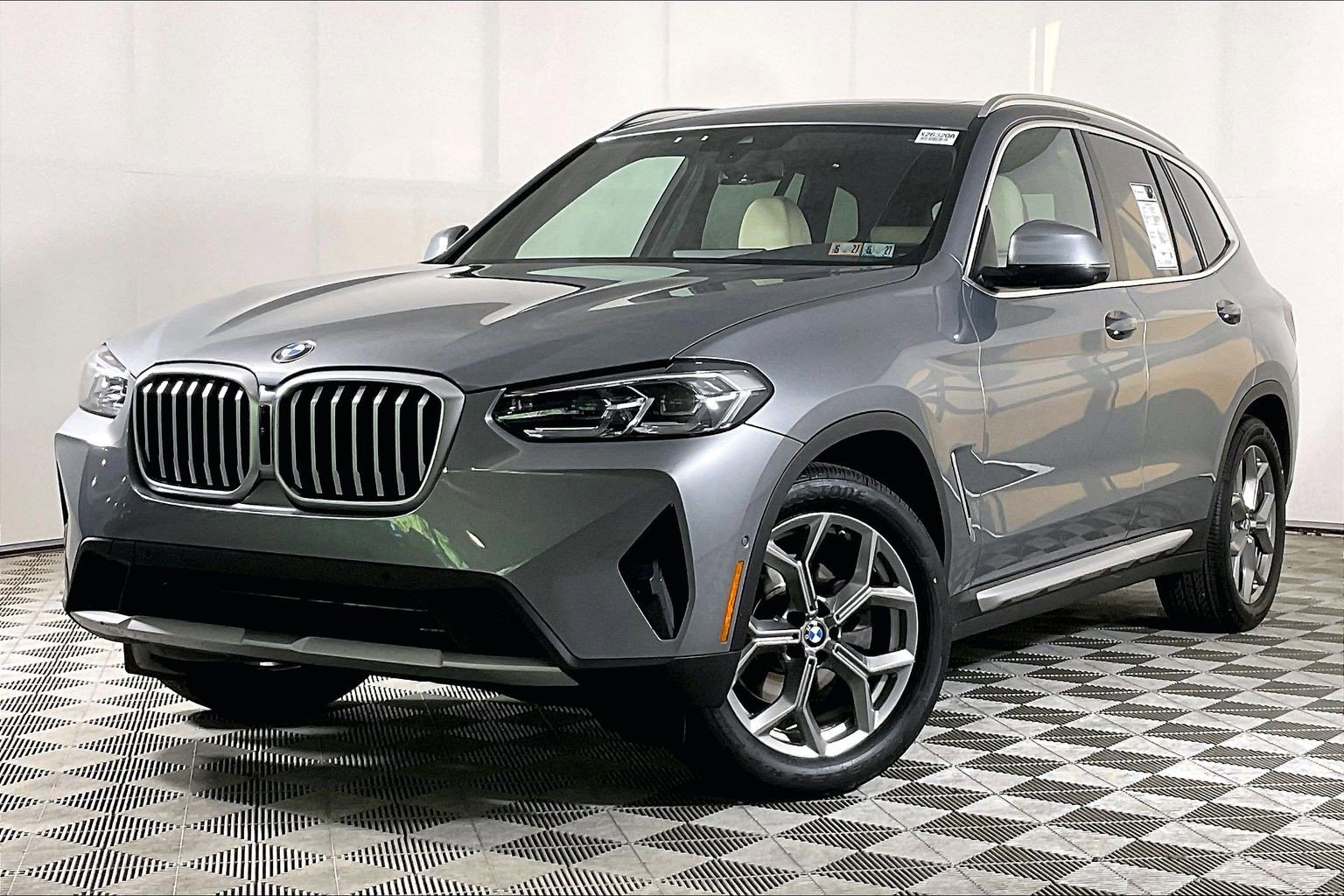 Certified 2023 BMW X3 xDrive30i w/ Premium Package AWD/4WD image 2