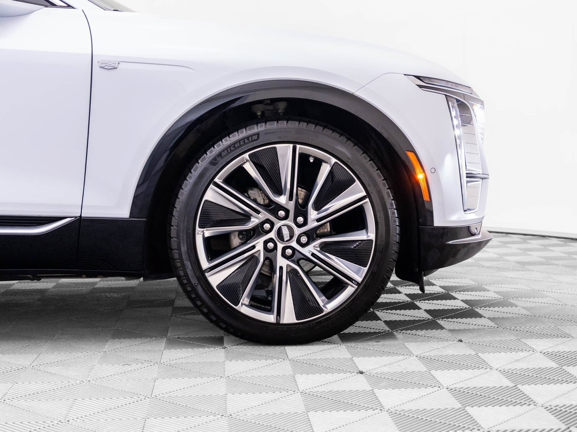Certified 2026 Cadillac Lyriq Signature Luxury w/ Nappa Leather Package AWD/4WD image 35