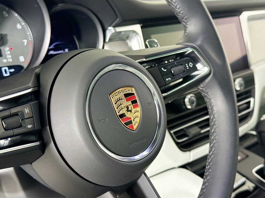 Certified 2025 Porsche Macan S AWD/4WD image 19