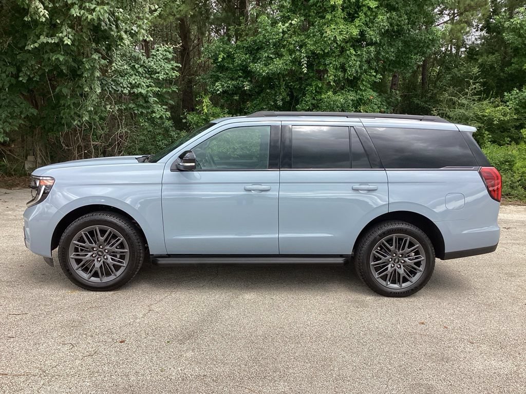 New 2026 Ford Expedition Platinum w/ Stealth Appearance Package AWD/4WD image 7