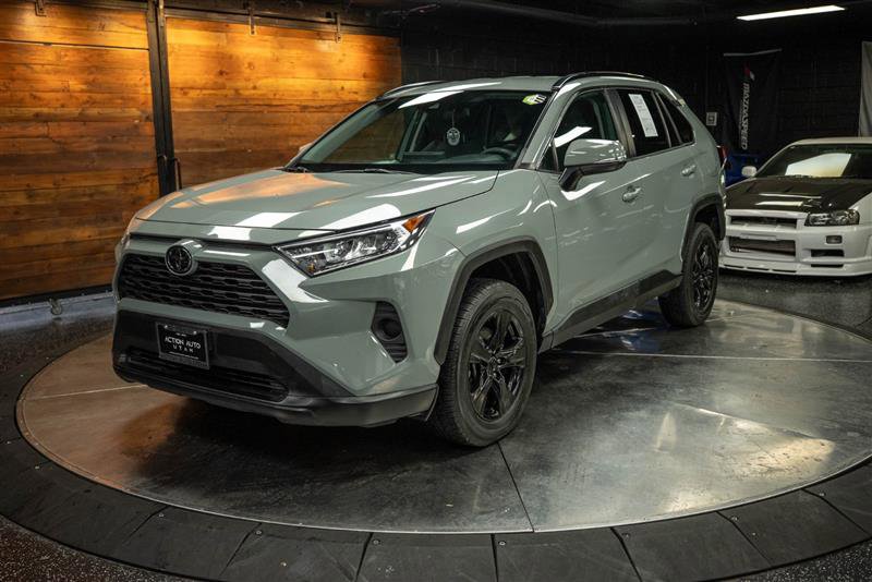 Used 2021 Toyota RAV4 XLE image 2