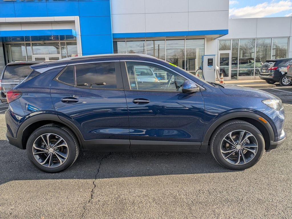 Used 2022 Buick Encore GX Select image 4