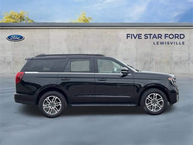 Used 2025 Ford Expedition Active AWD/4WD image 3