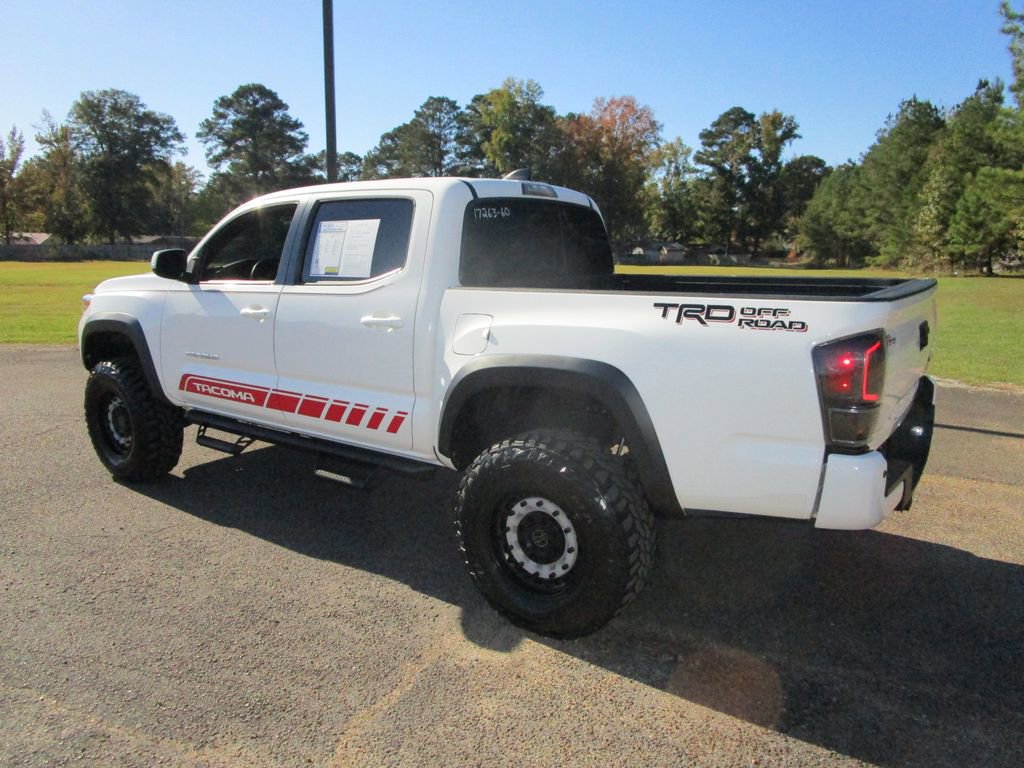 Used 2022 Toyota Tacoma TRD Off-Road image 3