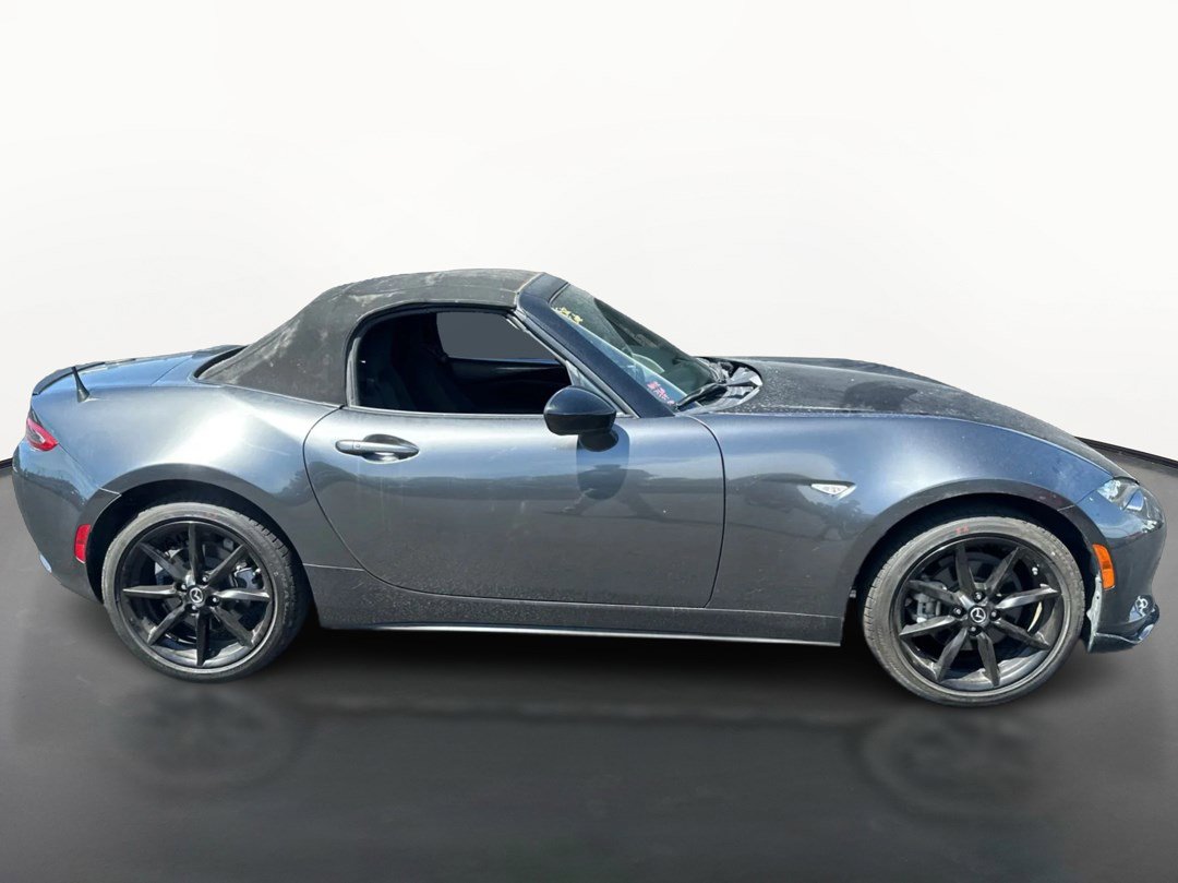 Used 2019 MAZDA MX-5 Miata Club RWD image 2
