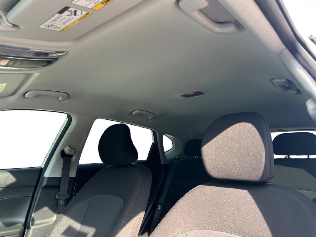 New 2027 Hyundai Kona SE FWD image 12