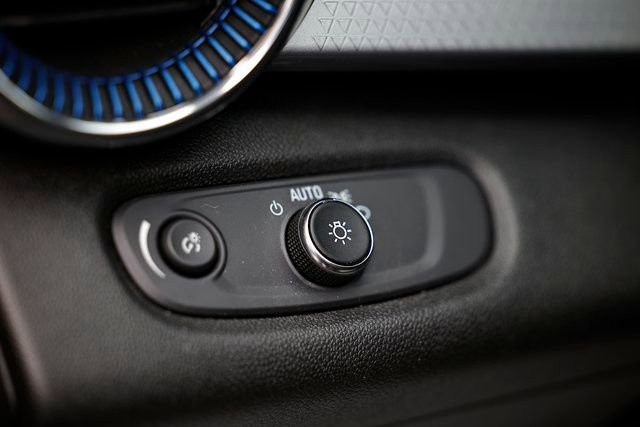 Used 2025 Chevrolet Trax LT image 19