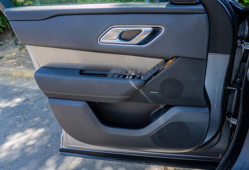 Used 2023 Land Rover Range Rover Velar S image 15