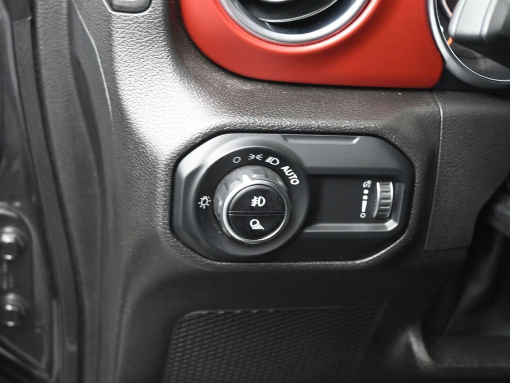 Used 2023 Jeep Gladiator Rubicon AWD/4WD image 19