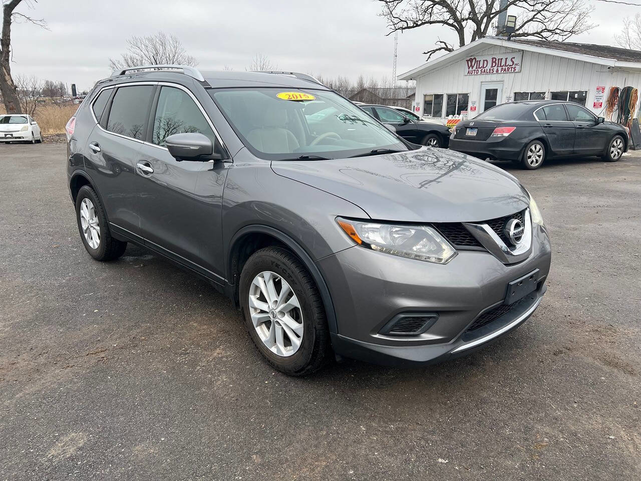 Used 2015 Nissan Rogue SV w/ SV Premium Package image 3
