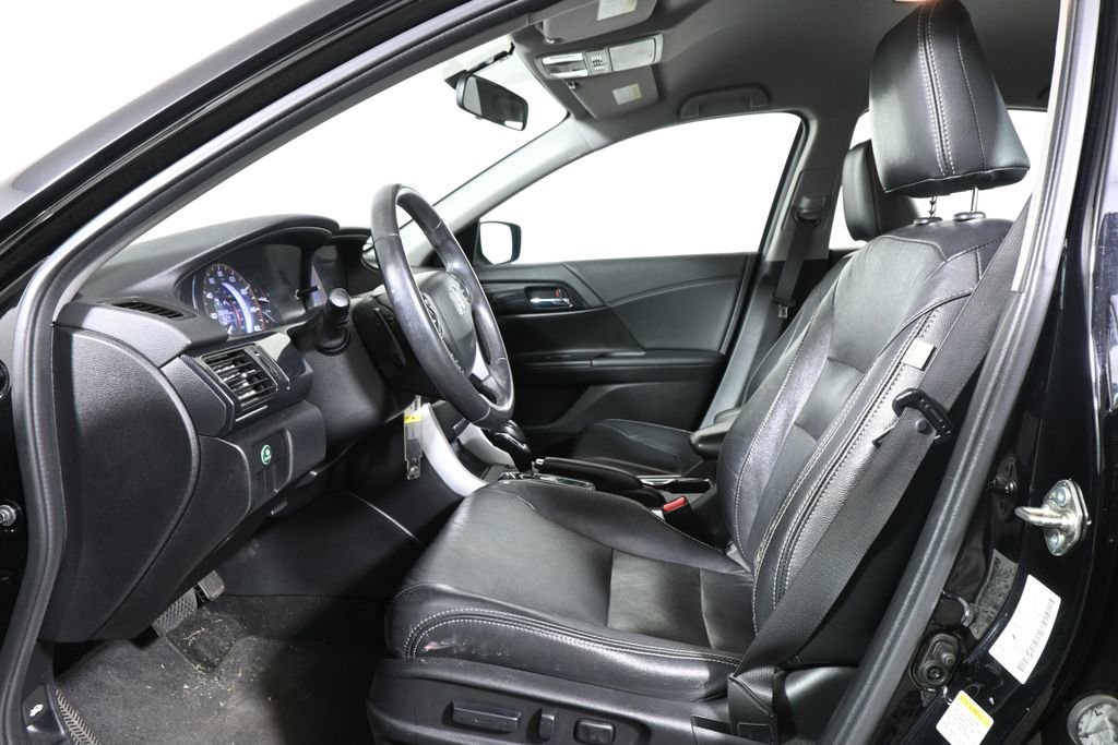 Used 2015 Honda Accord Sport image 3