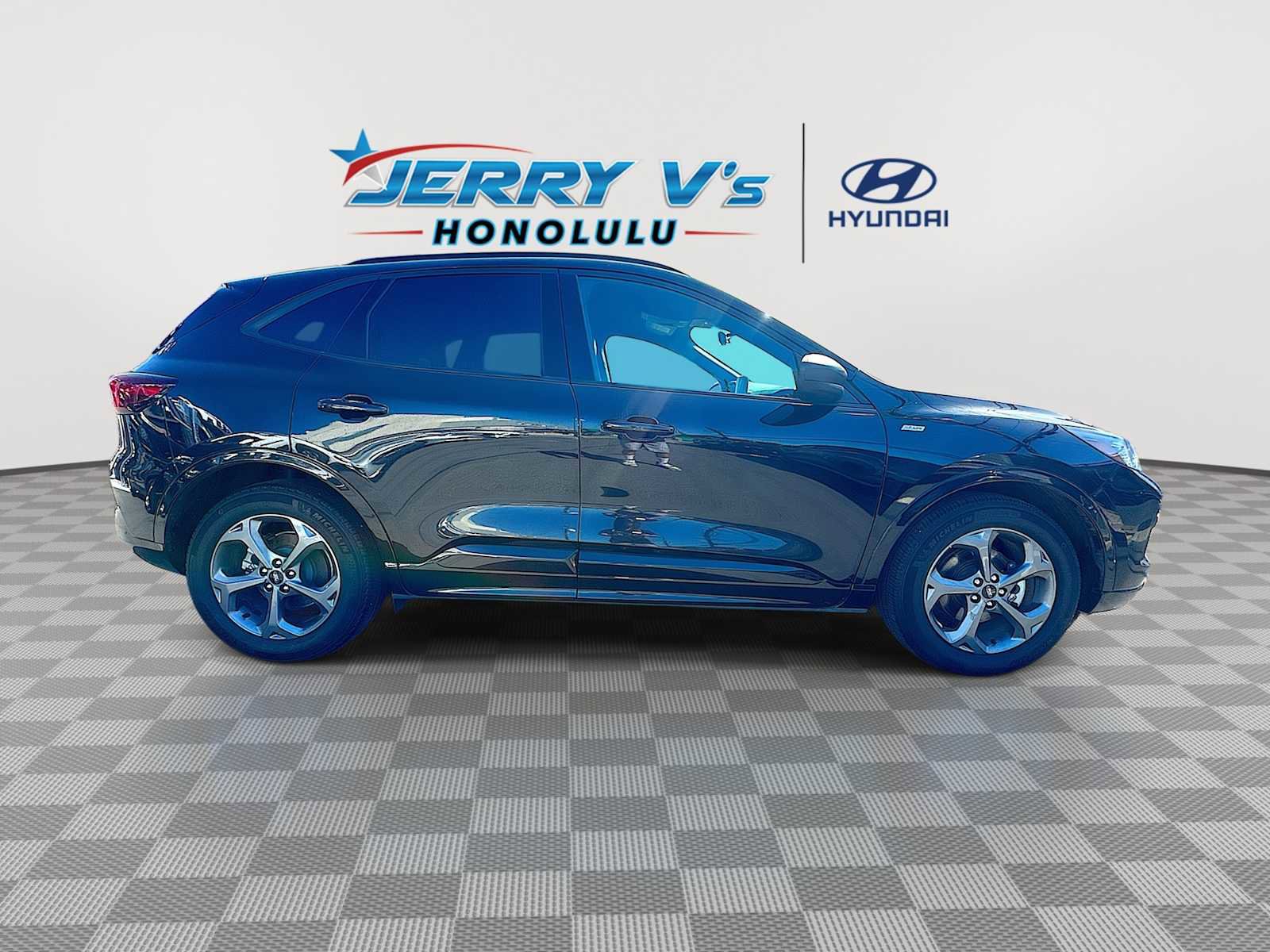 Used 2024 Ford Escape ST-Line image 9