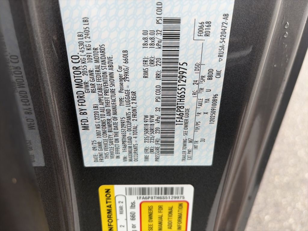 Used 2025 Ford Mustang Premium RWD image 32