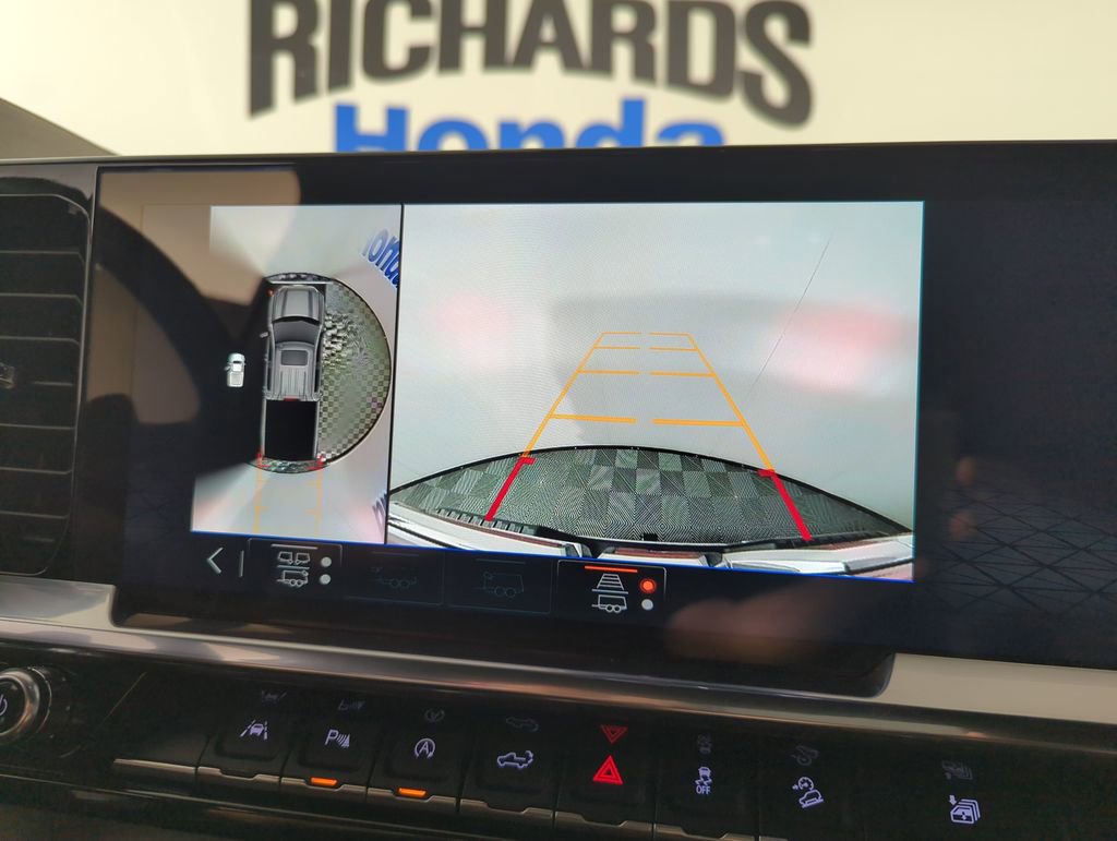 Used 2024 GMC Sierra 1500 SLT w/ SLT Premium Plus Package image 15