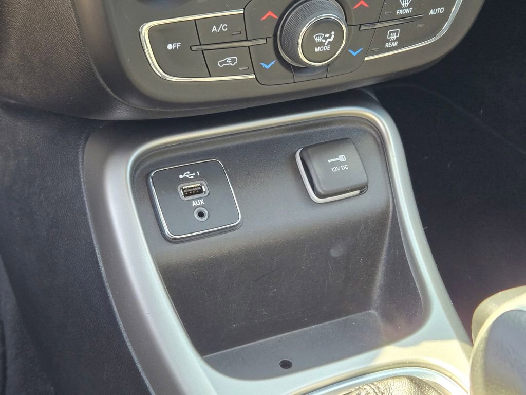 Used 2019 Jeep Compass Sport w/ Tech Group FWD image 37