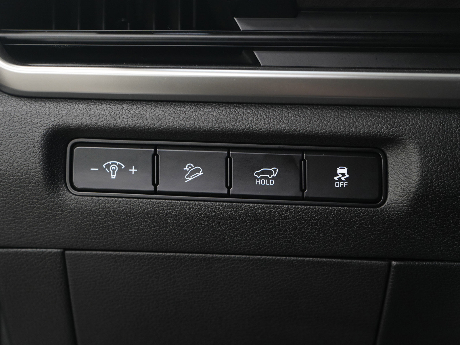 Used 2024 Kia Telluride EX w/ EX Captain's Chair Package image 27