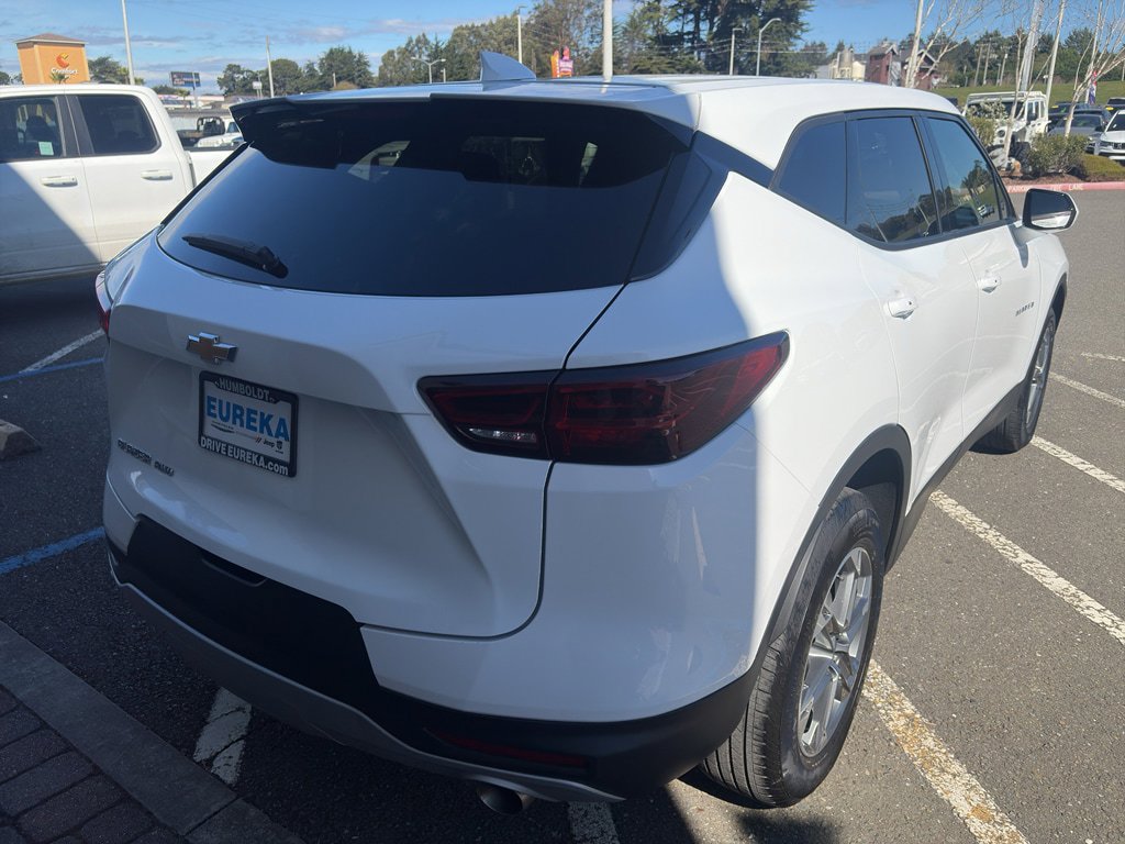 Used 2025 Chevrolet Blazer LT AWD/4WD image 23