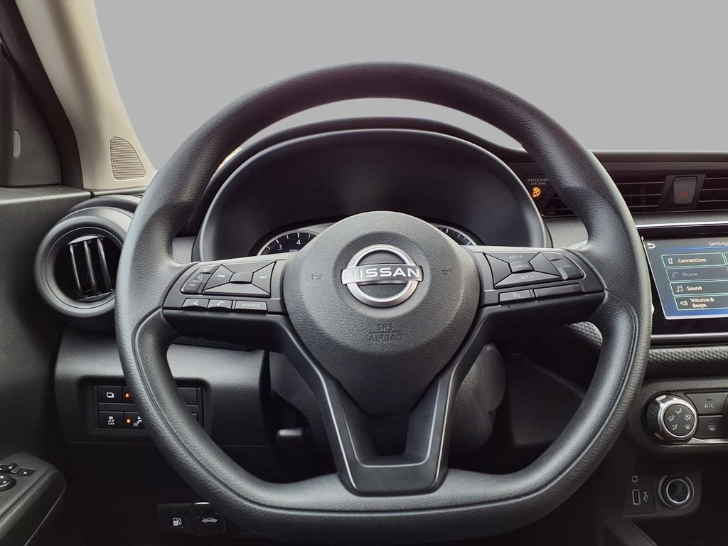 Certified 2025 Nissan Kicks Play S image 15