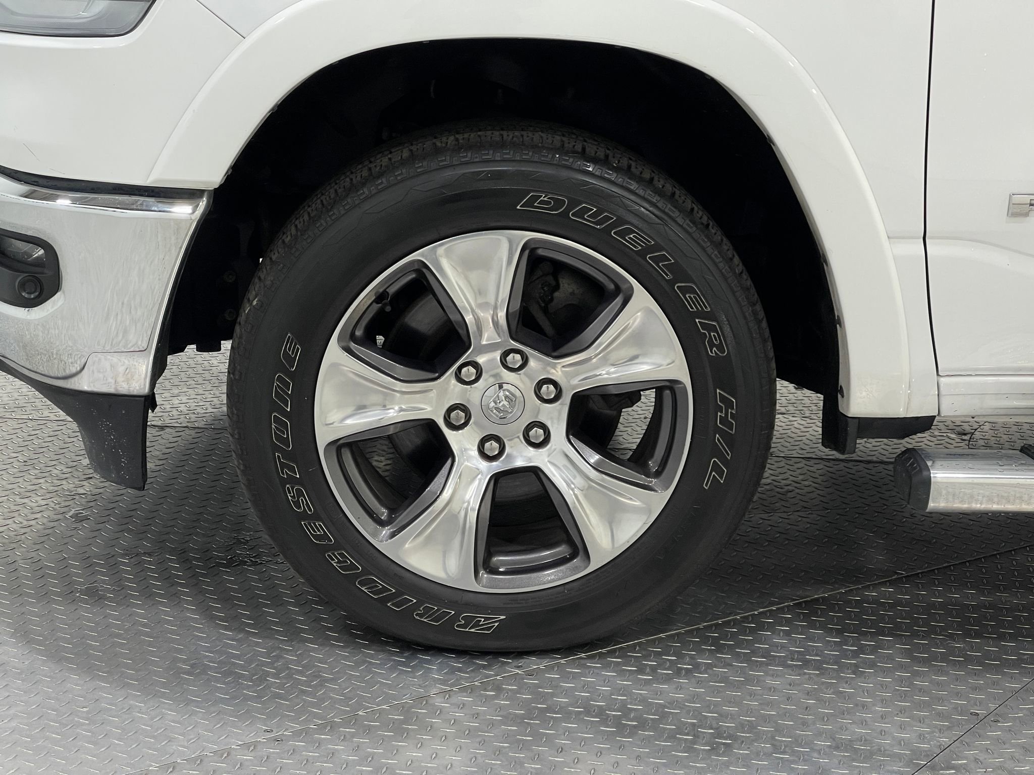 Used 2020 RAM 1500 Laramie AWD/4WD image 34