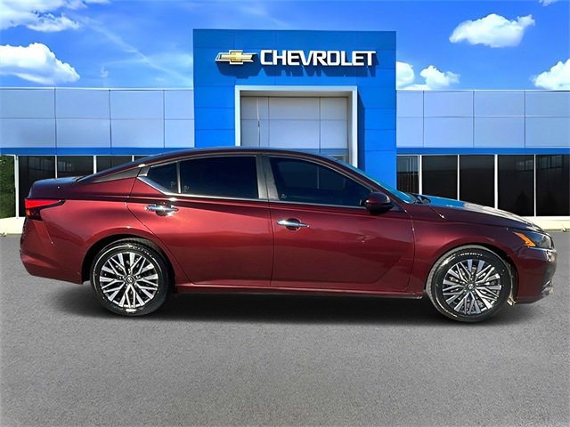 Used 2023 Nissan Altima 2.5 SV image 2