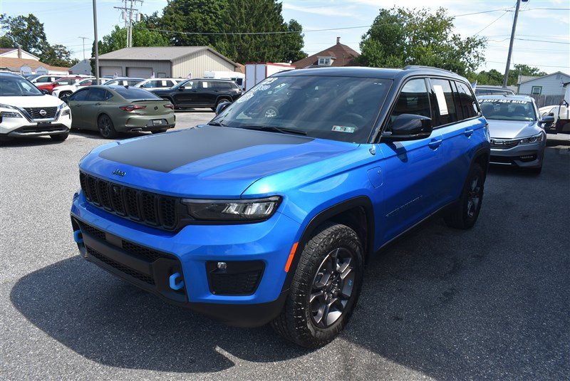 Used 2023 Jeep Grand Cherokee Trailhawk AWD/4WD image 9