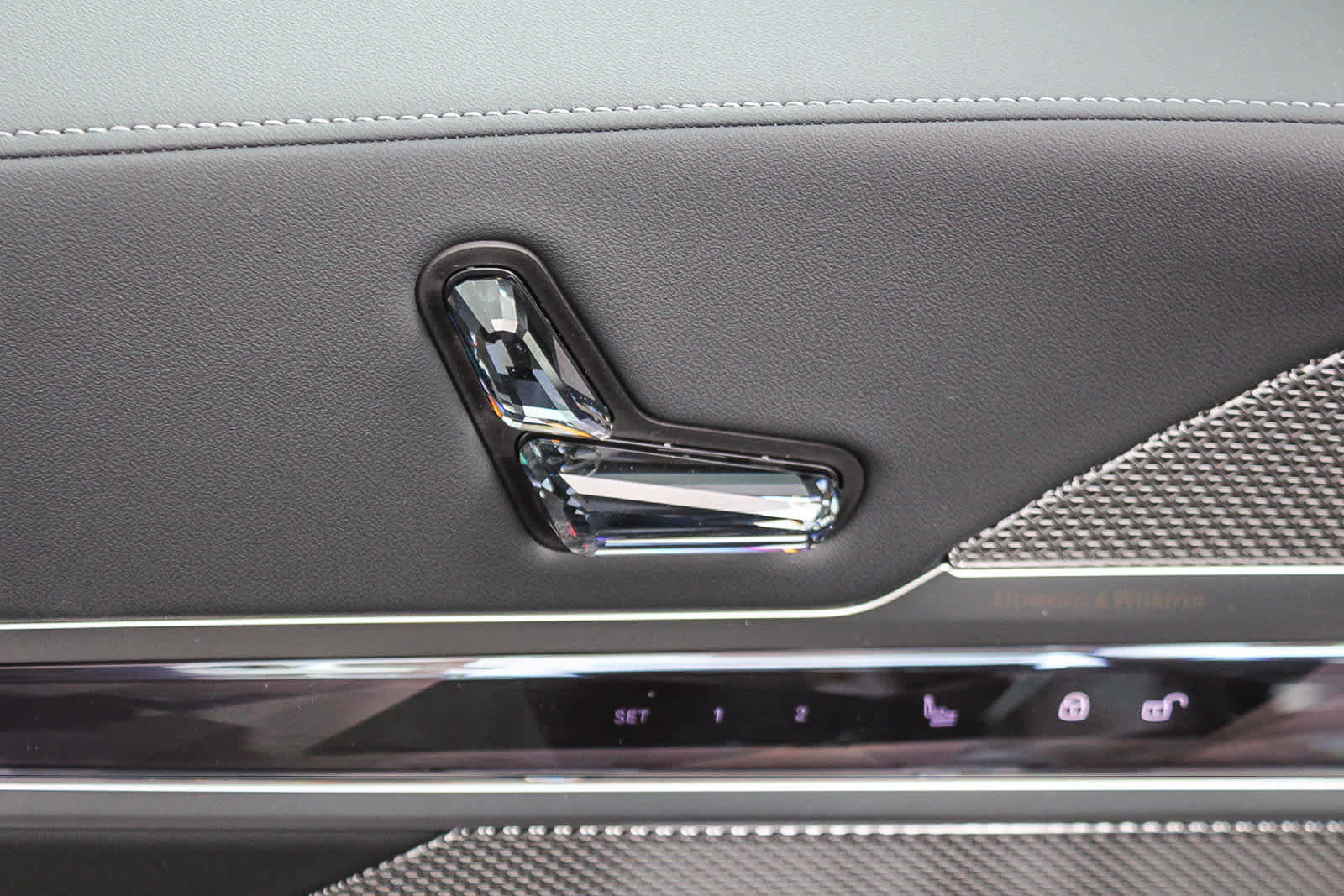 New 2026 BMW 740i w/ Premium Package RWD image 20