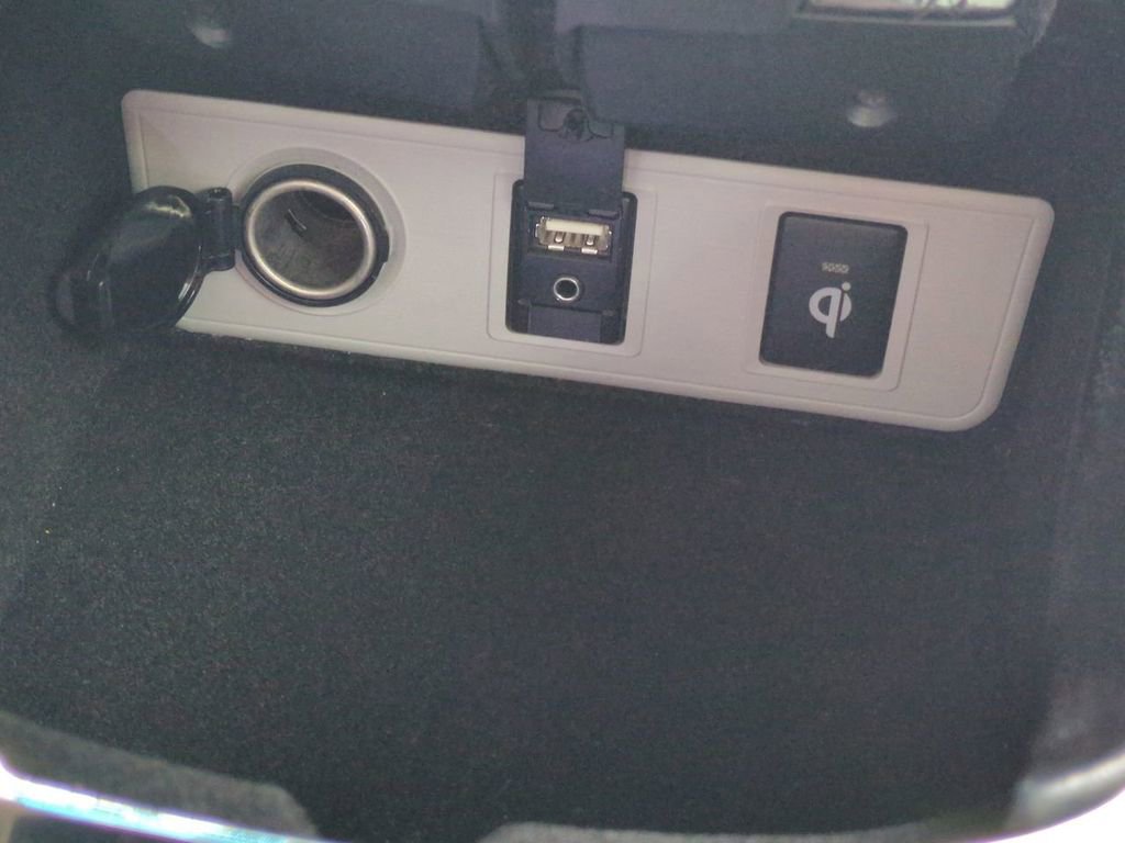 Used 2015 Toyota Avalon Limited image 23