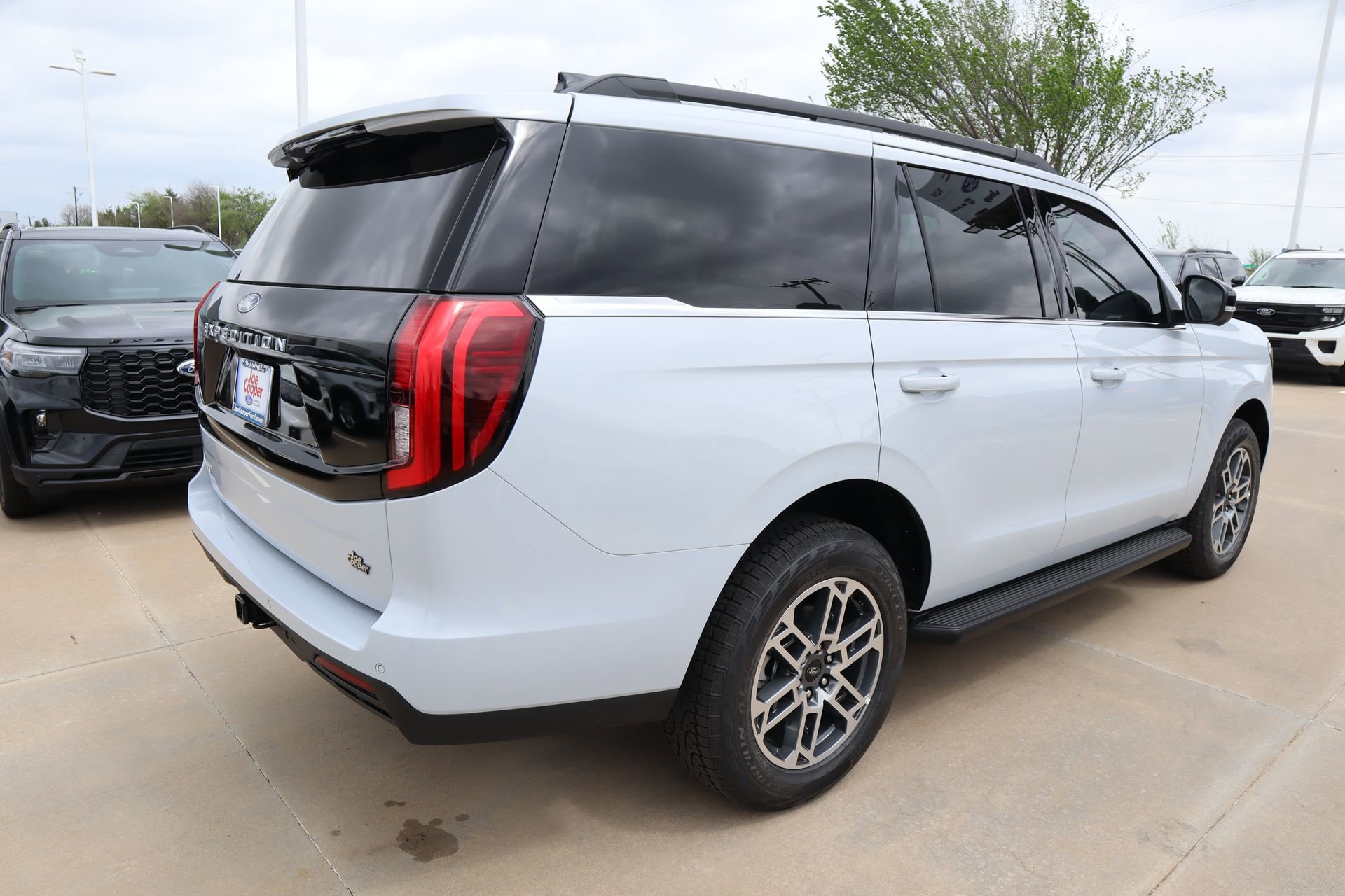 New 2026 Ford Expedition Active AWD/4WD image 24