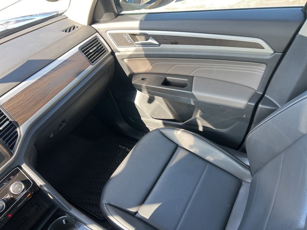 Used 2022 Volkswagen Atlas SE image 26