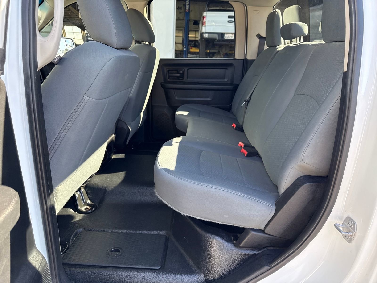 Used 2017 RAM 1500 Express image 25