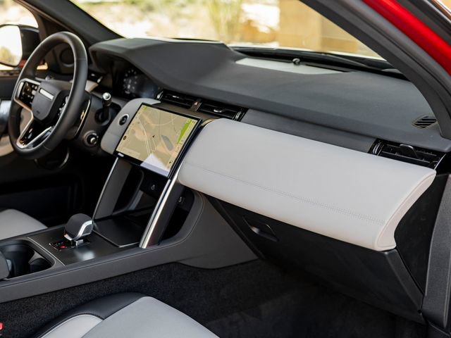 New 2025 Land Rover Discovery Sport Dynamic SE AWD/4WD image 28