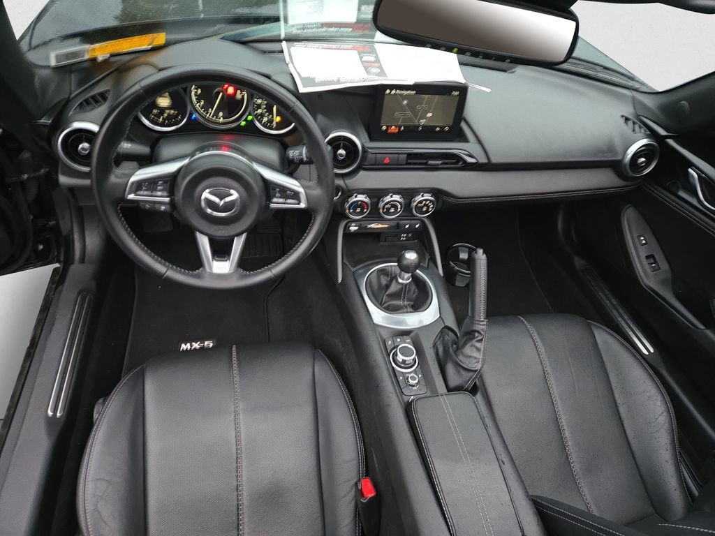 Used 2021 MAZDA MX-5 Miata RF Grand Touring image 12