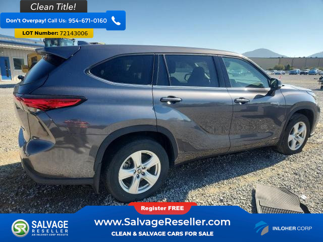 Used 2021 Toyota Highlander LE AWD/4WD image 4