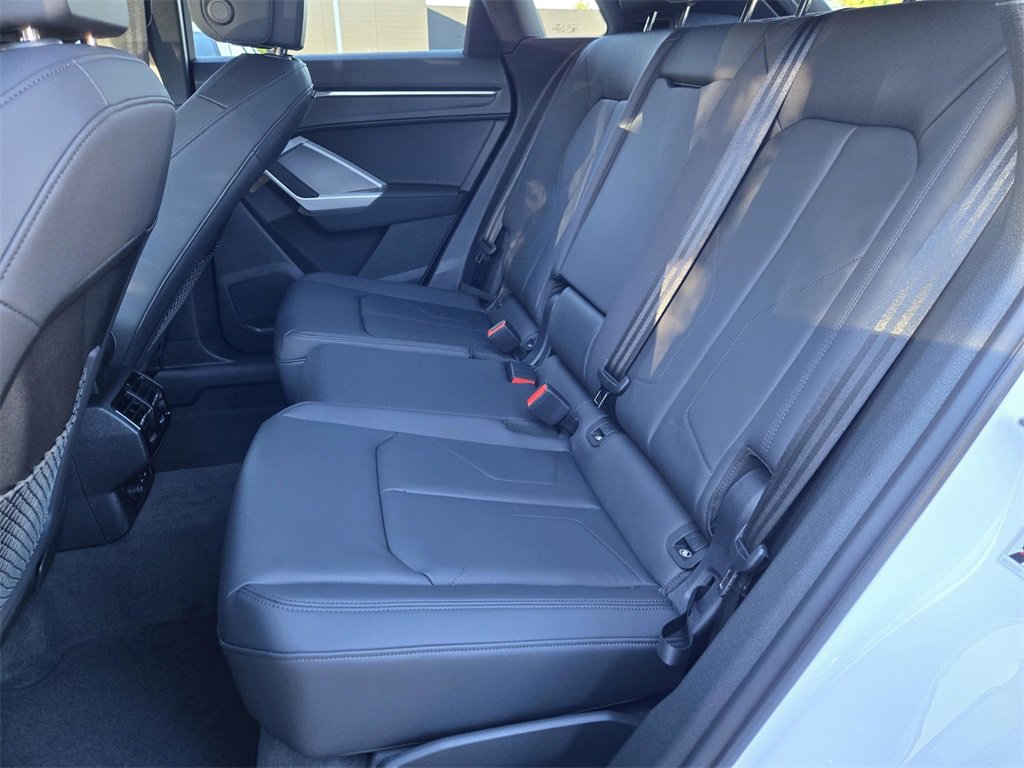 New 2025 Audi Q3 2.0T Premium image 10