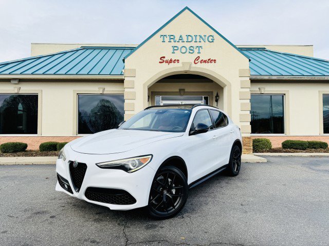 Used 2021 Alfa Romeo Stelvio Sprint w/ Nero Edizione image 2
