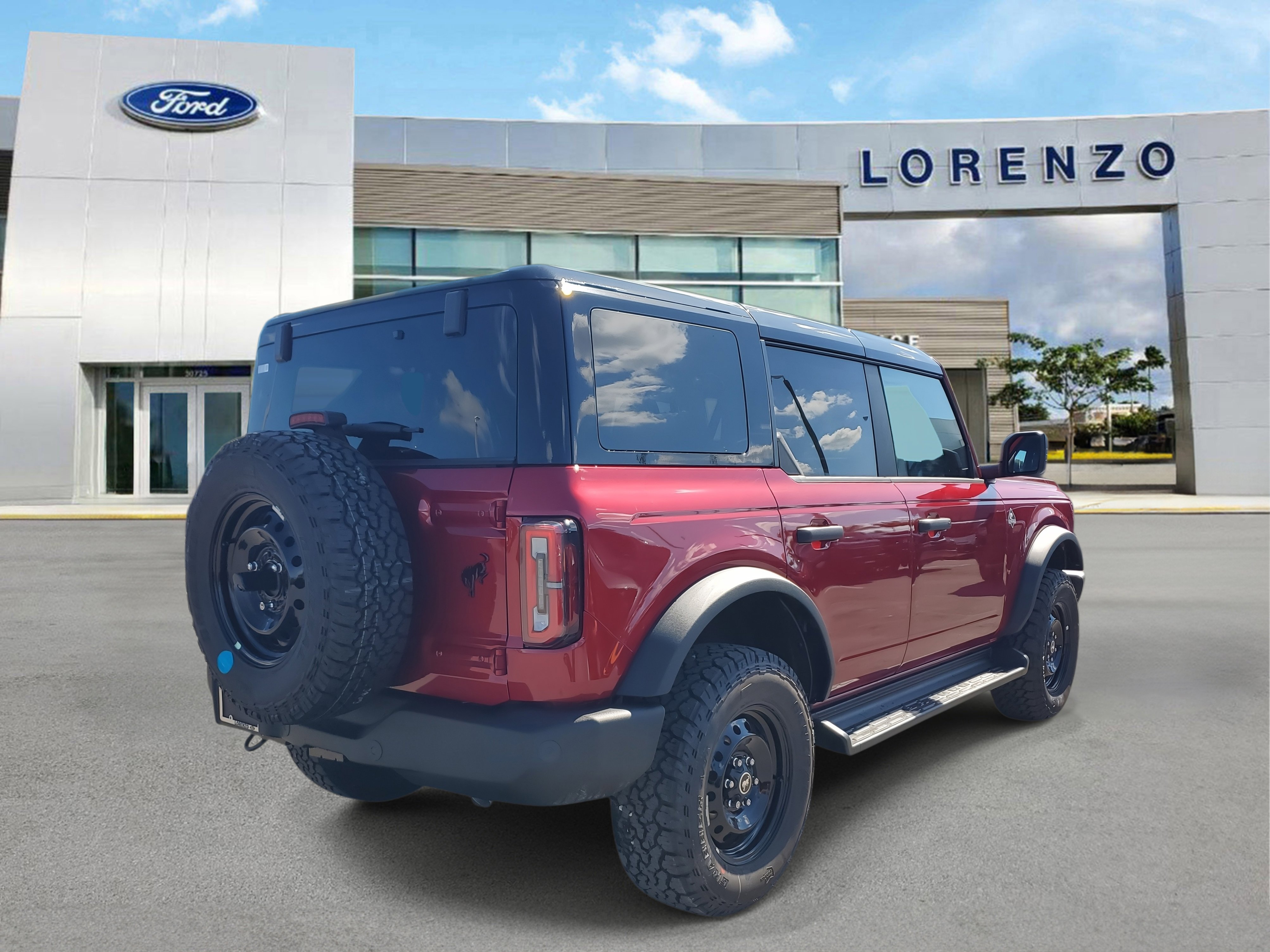 New 2026 Ford Bronco Outer Banks w/ Black Appearance Package image 4
