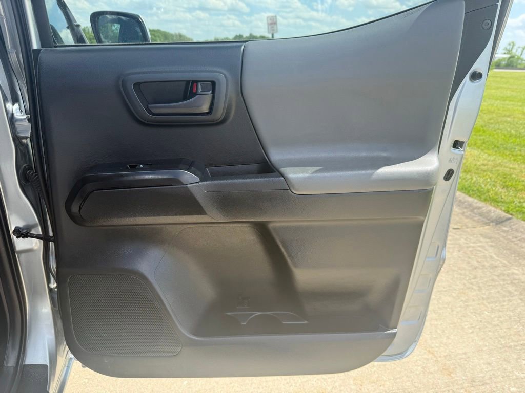 Used 2023 Toyota Tacoma SR AWD/4WD image 13