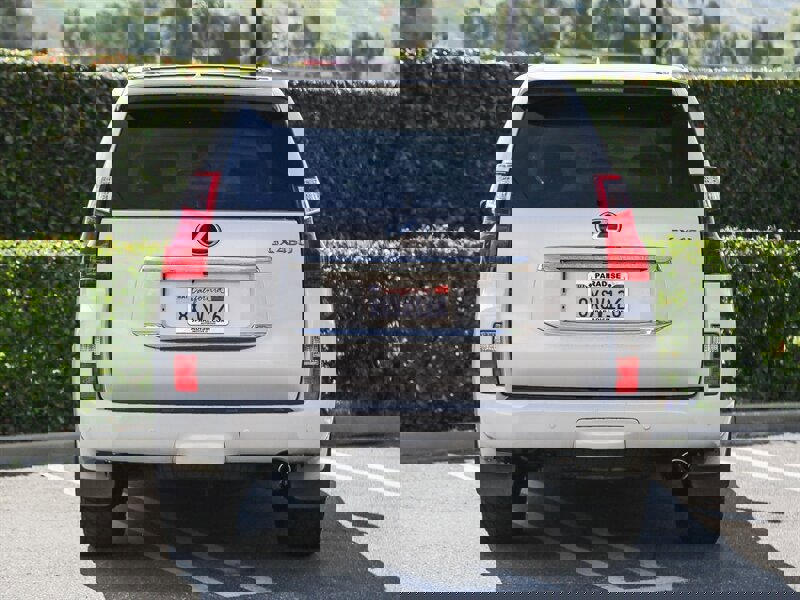 Used 2011 Lexus GX 460 w/ Comfort Plus Pkg image 4