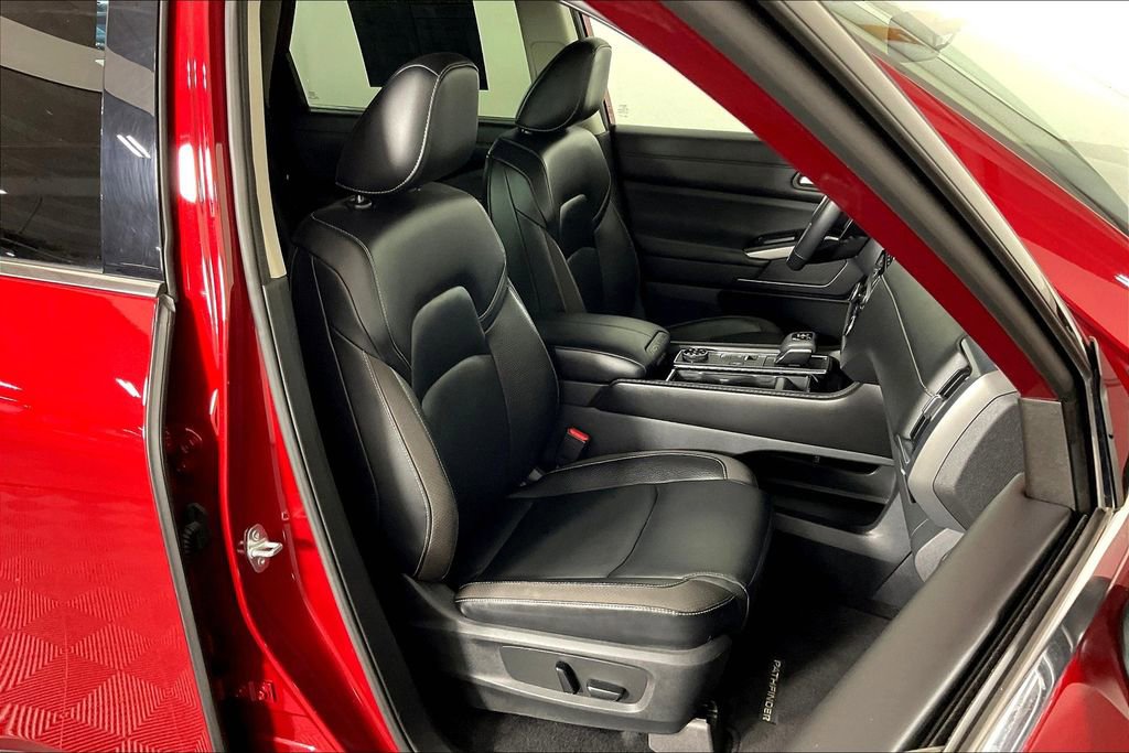 Used 2022 Nissan Pathfinder SL w/ Cargo Package image 10