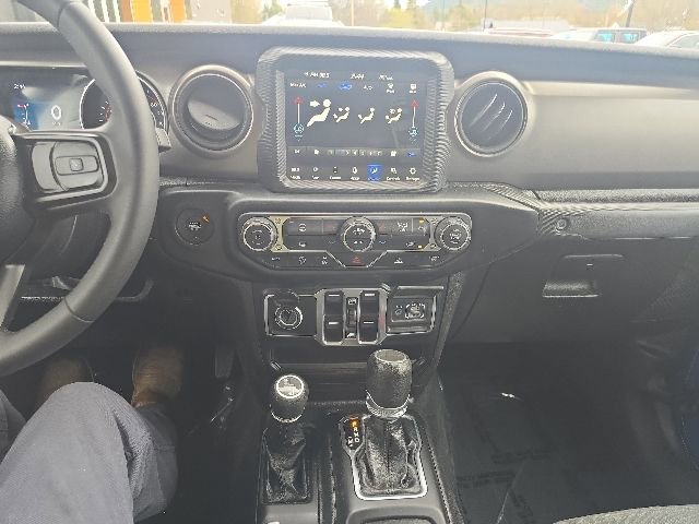 Used 2023 Jeep Gladiator Sport AWD/4WD image 24