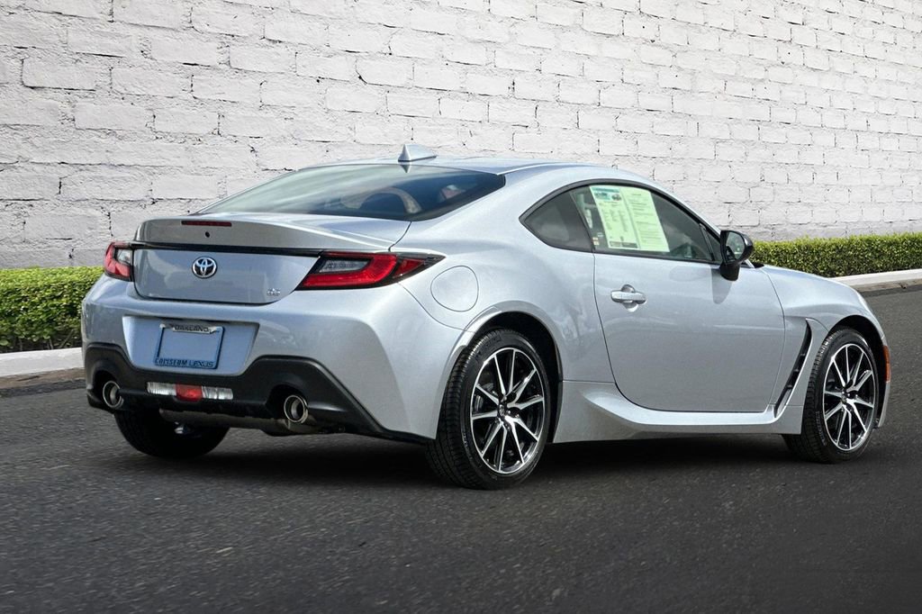 Used 2023 Toyota GR86 image 4