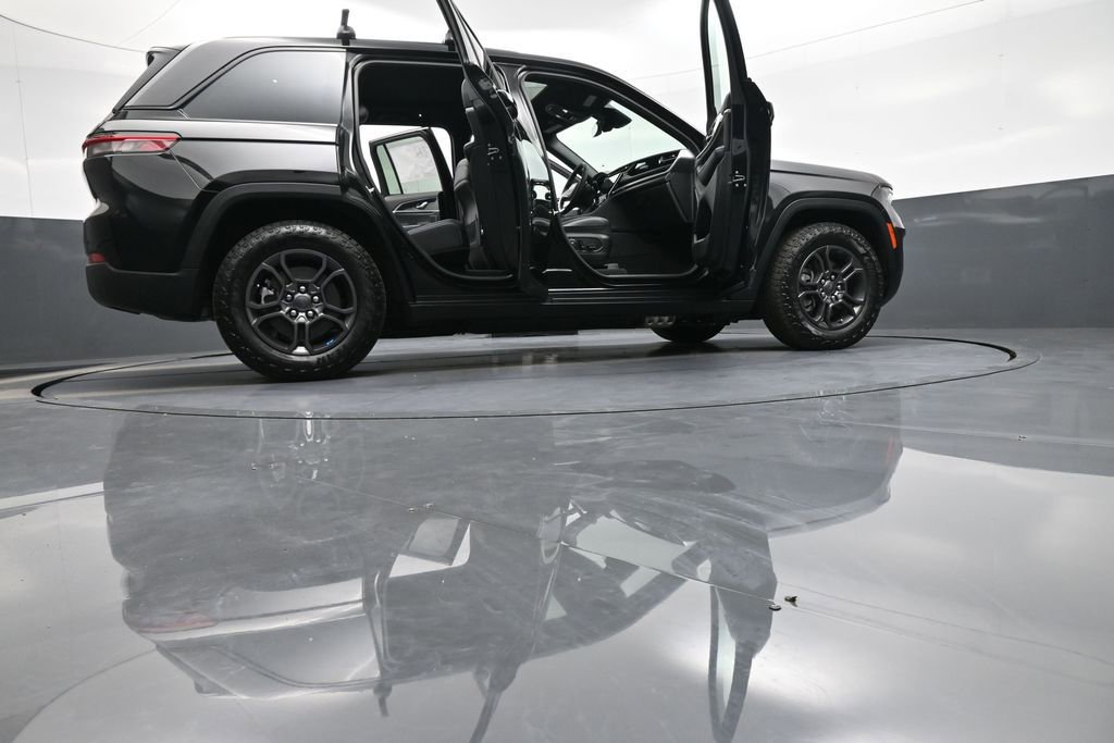 Used 2024 Jeep Grand Cherokee Trailhawk image 49