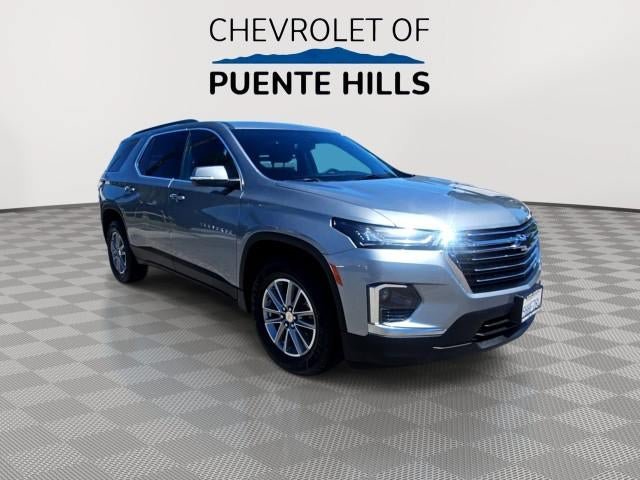 Used 2023 Chevrolet Traverse LT FWD image 2