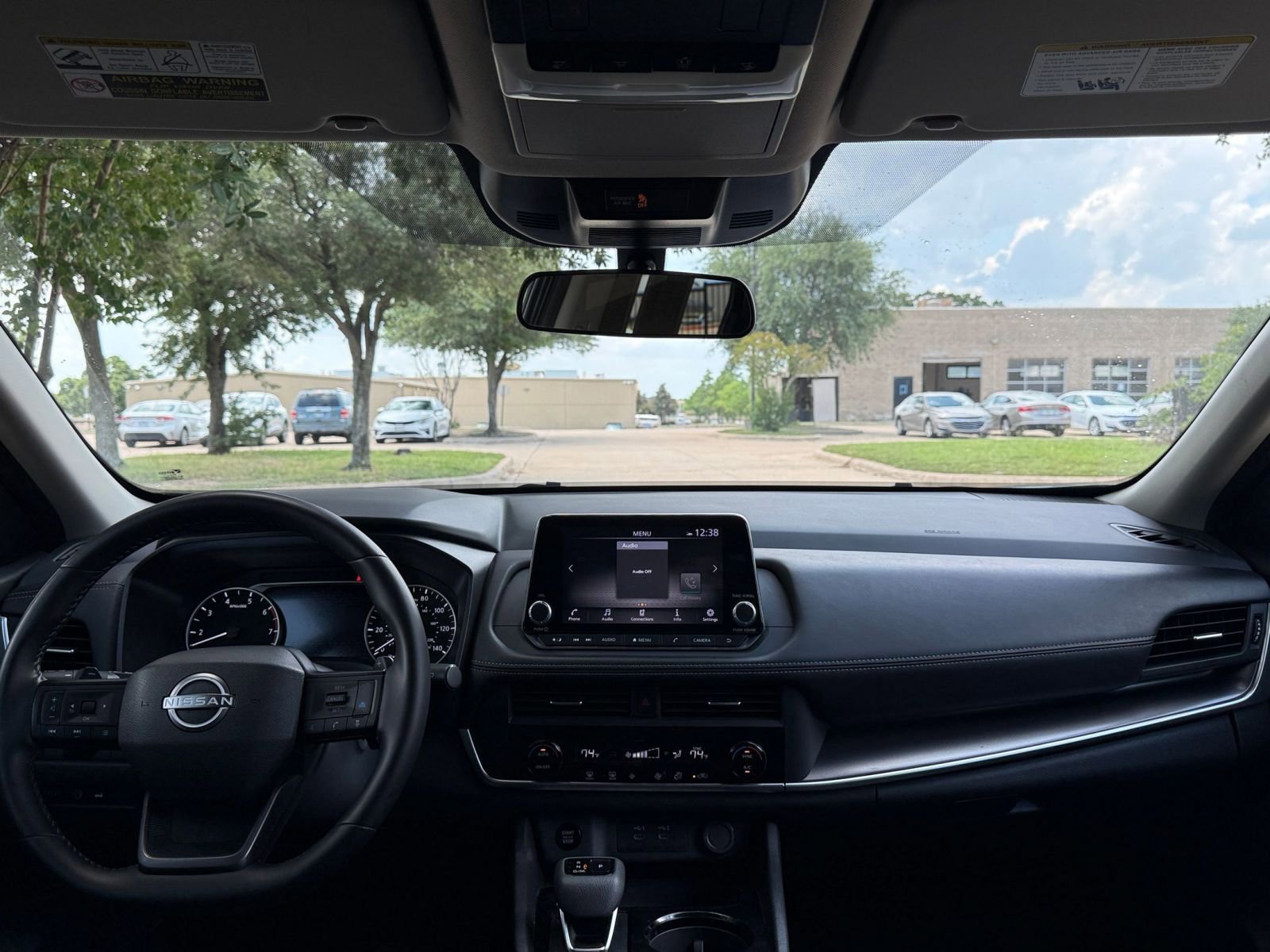 Used 2025 Nissan Rogue SV FWD image 34
