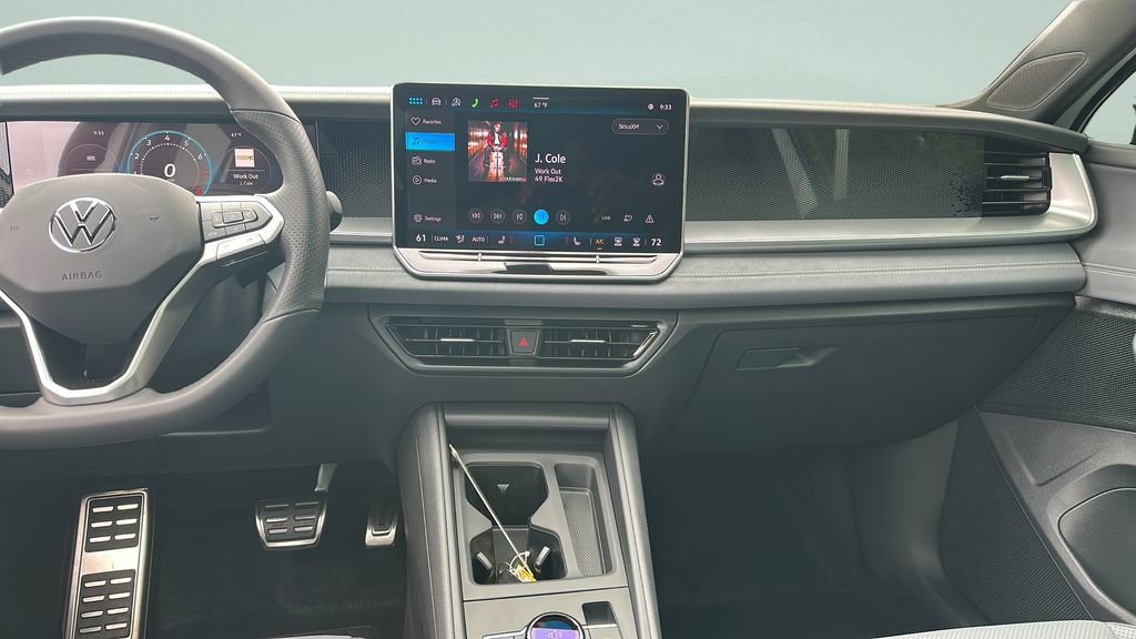 New 2026 Volkswagen Tiguan SE R-Line image 17