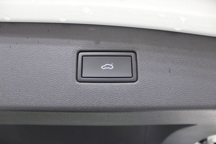 Used 2024 Volkswagen Tiguan Wolfsburg Edition image 13