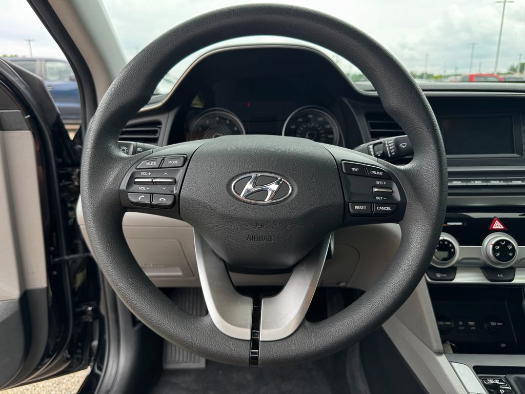 Used 2019 Hyundai Elantra SE FWD image 15