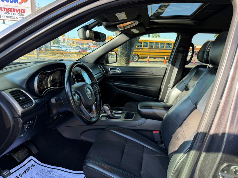 Used 2020 Jeep Grand Cherokee Laredo w/ Security & Convenience Group AWD/4WD image 15