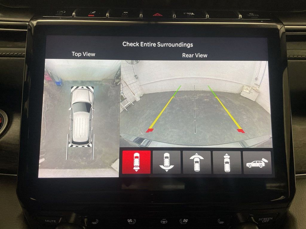 Used 2023 Jeep Grand Cherokee Overland w/ Advanced Protech Group III image 9