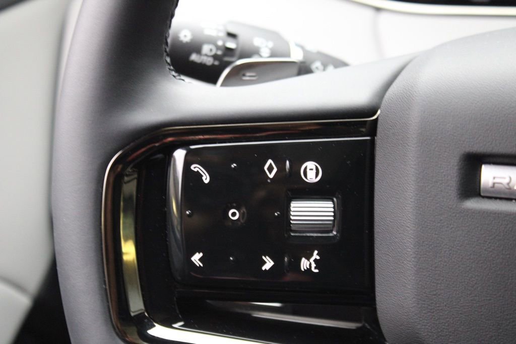 Certified 2026 Land Rover Range Rover Evoque Dynamic SE image 16